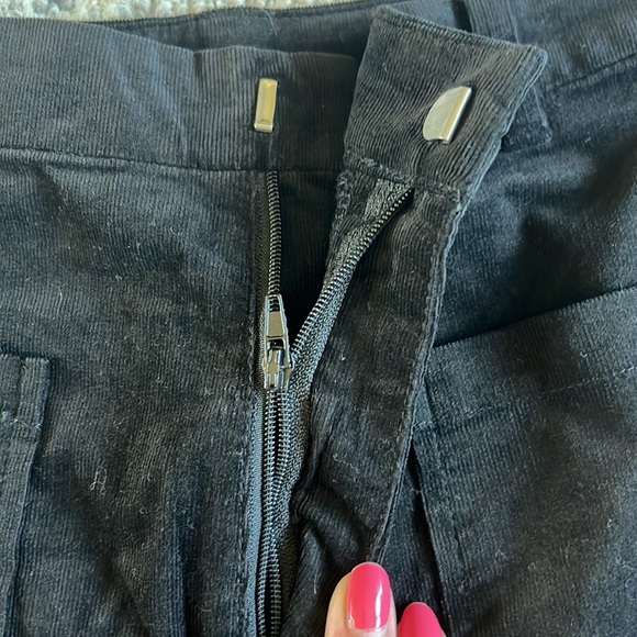 Women’s black soft shorts - Picture 4 of 7